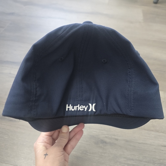 Hurley Flexfit Navy Blue And White Mens Hat Small/Medium - Picture 3 of 5